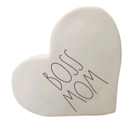 Rae Dunn LL "BOSS MOM" Ceramic Heart - Picture 1 of 1